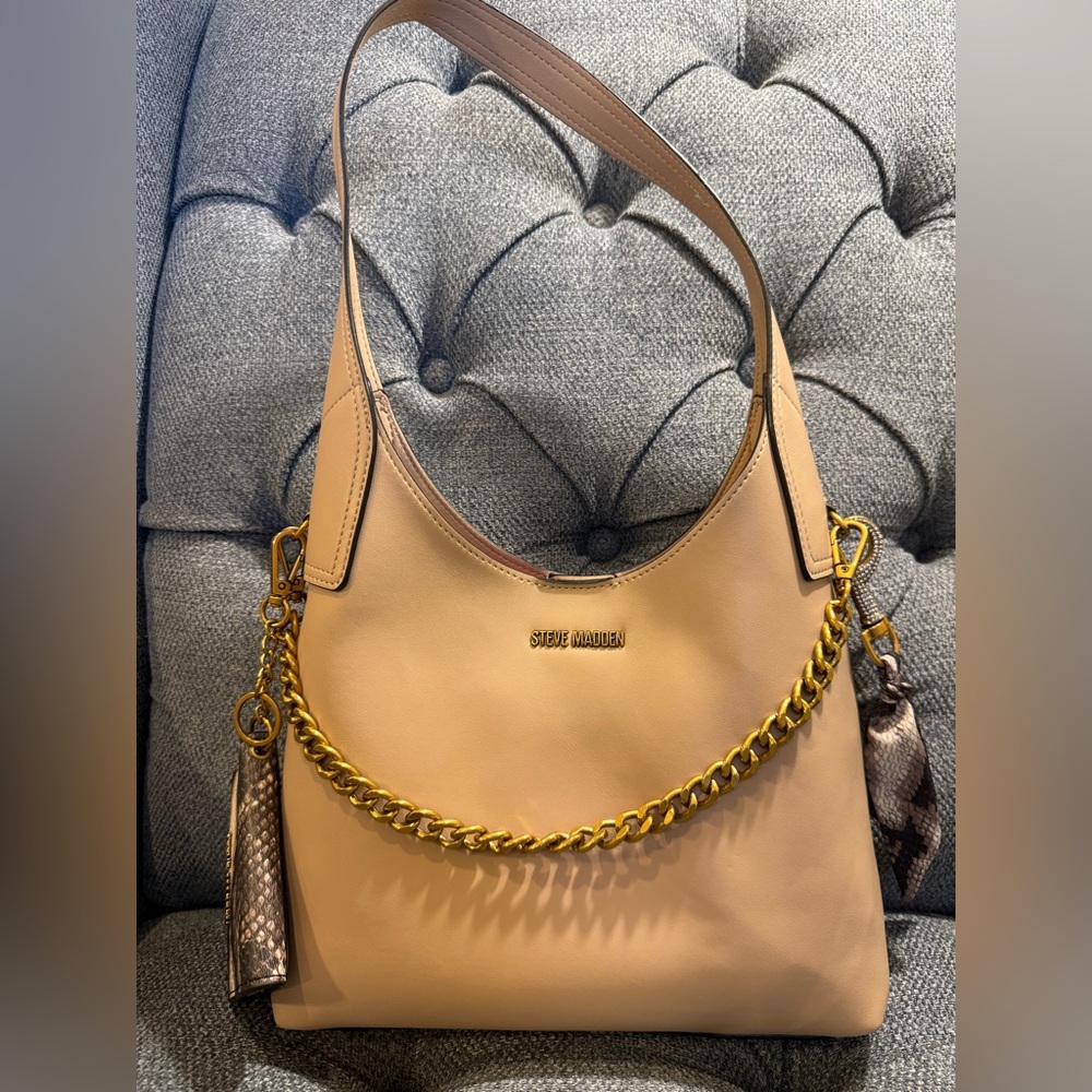 Steve Madden Beige Shoulder Bag with Gold Chain